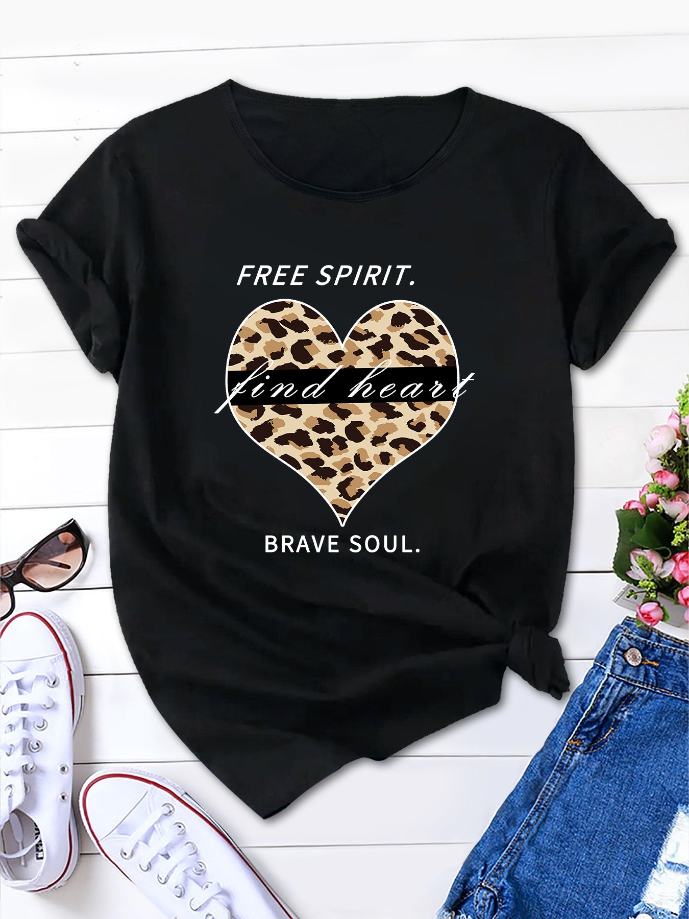 Women's New Short Sleeve T-Shirt with Leopard Heart Pattern and BRAVE SOUL Letter, Casual and Comfortable Summer Tee