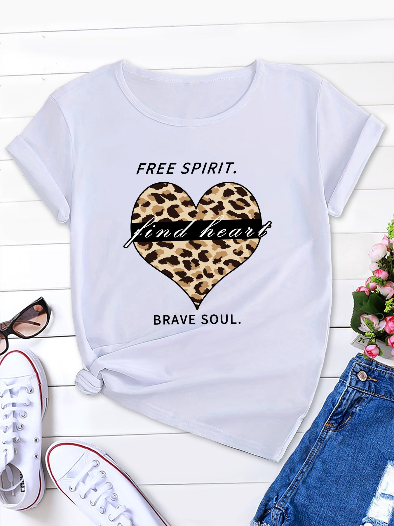 Women's New Short Sleeve T-Shirt with Leopard Heart Pattern and BRAVE SOUL Letter, Casual and Comfortable Summer Tee